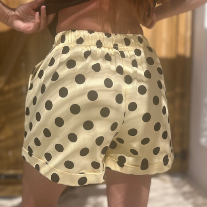 Short à pois jaune