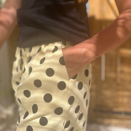 Short à pois jaune