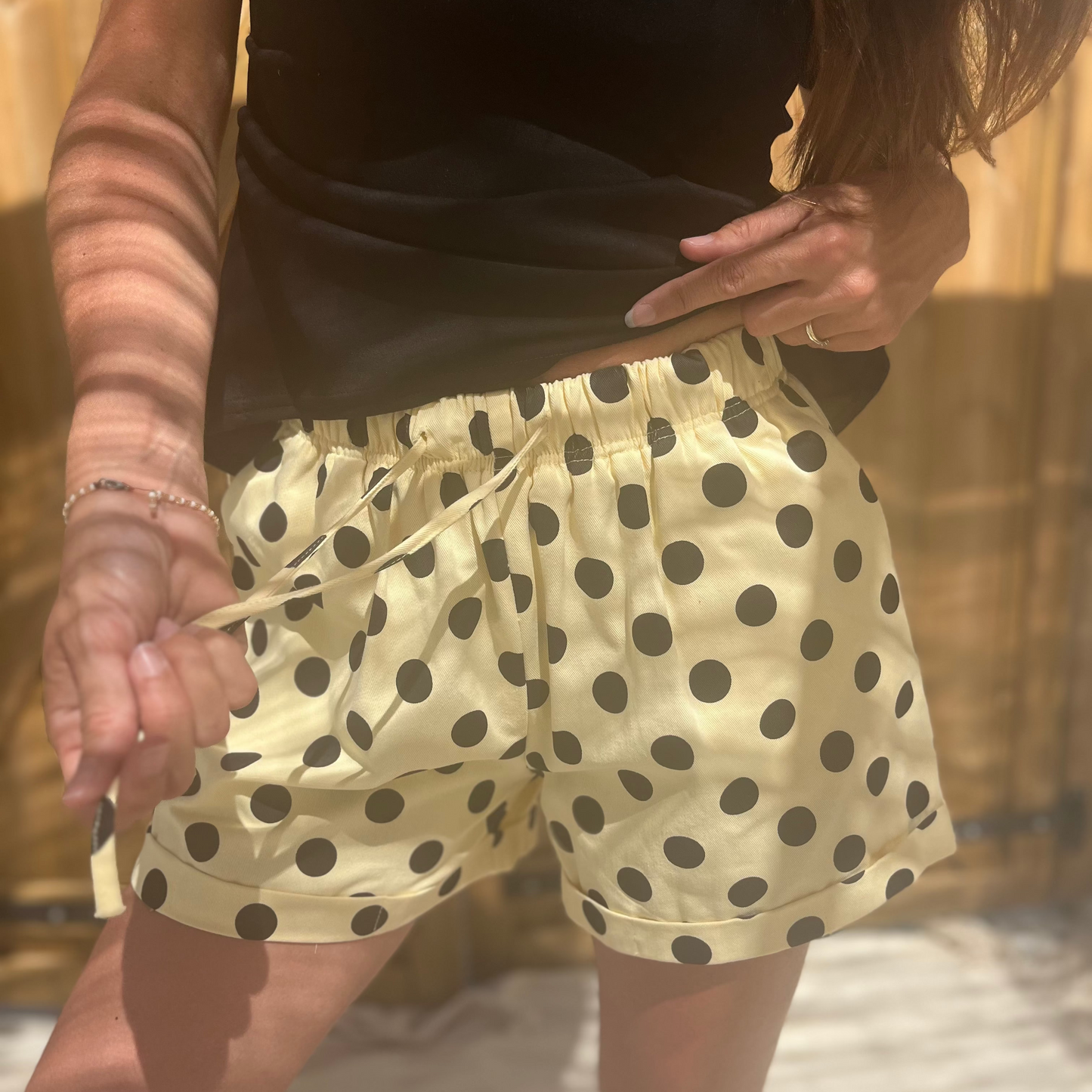 Short à pois jaune